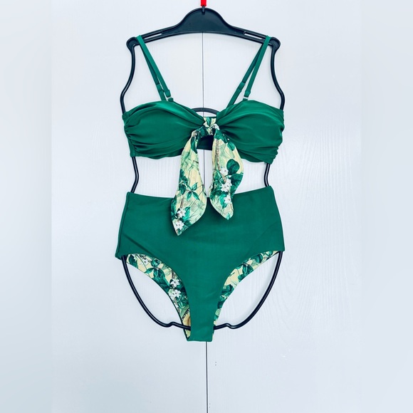 ‼️final price Green leaves jungle print 3 different ways wear reversible bikini - Picture 3 of 11